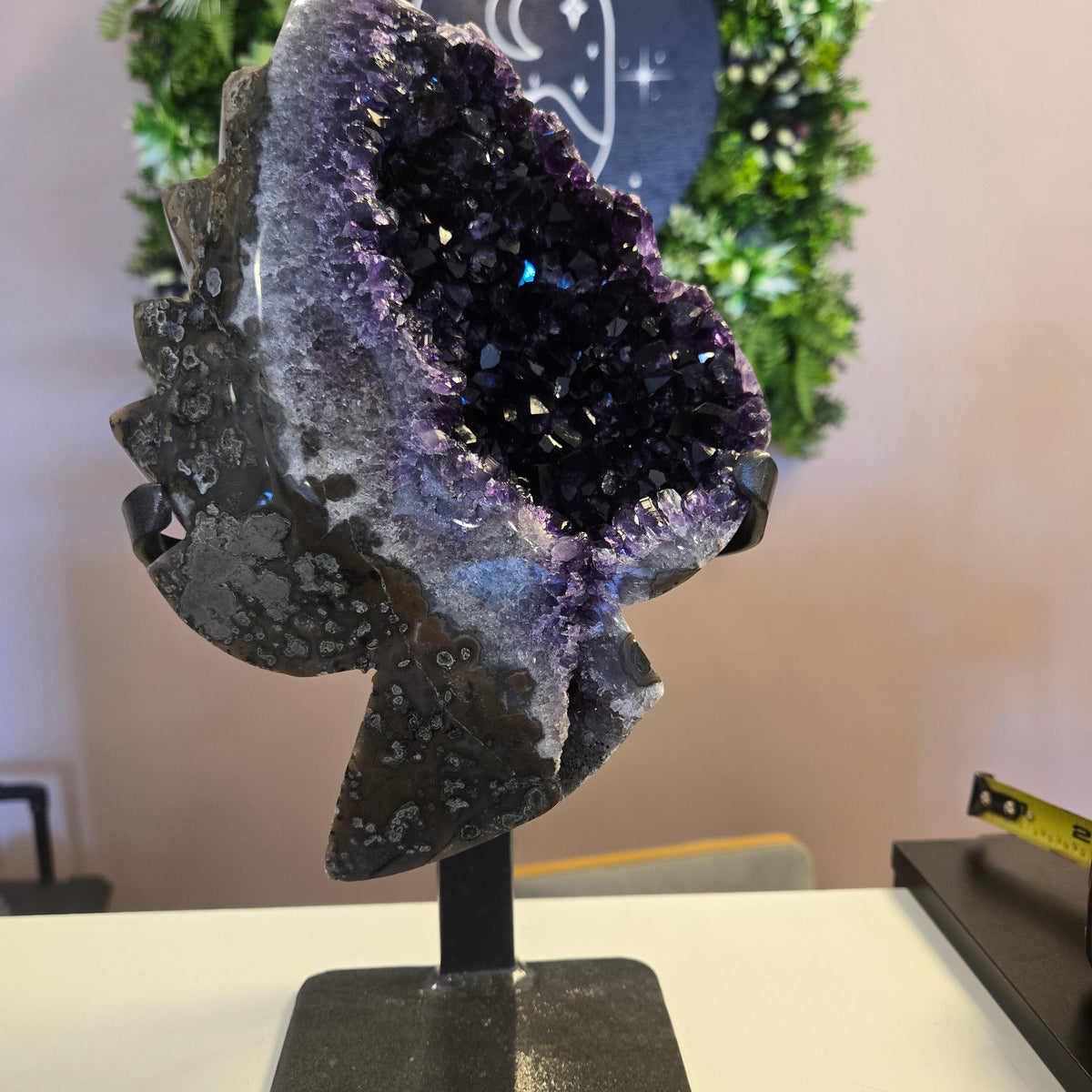 Amethyst leaf on stand